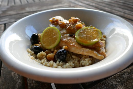 Un excellent poulet méditerranéen aux olives noires et citron