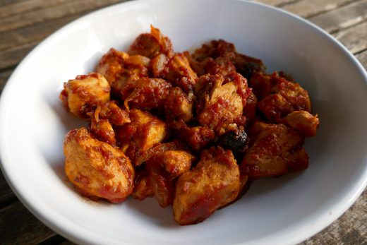 On part dans le Sud avec ce ragoût de poulet à la tomate