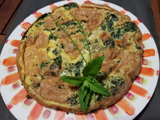 Tortilla verte aux épinards et herbes fraîches