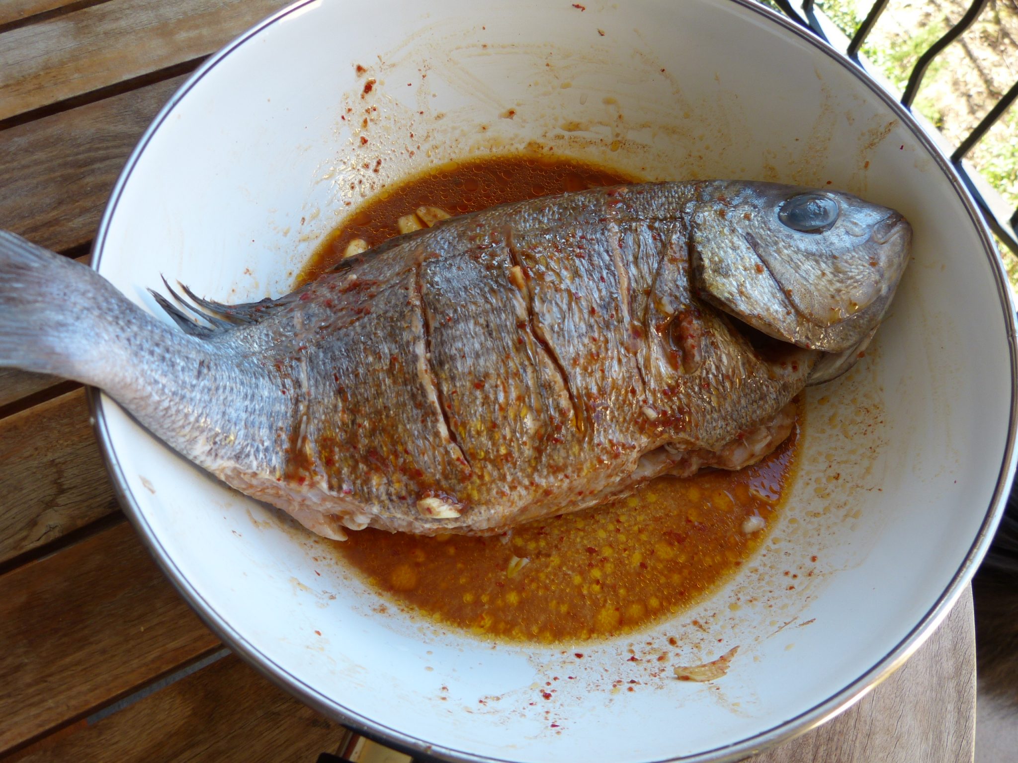 Dorade à l'espagnole à la plancha - Caroline GENEROSI
