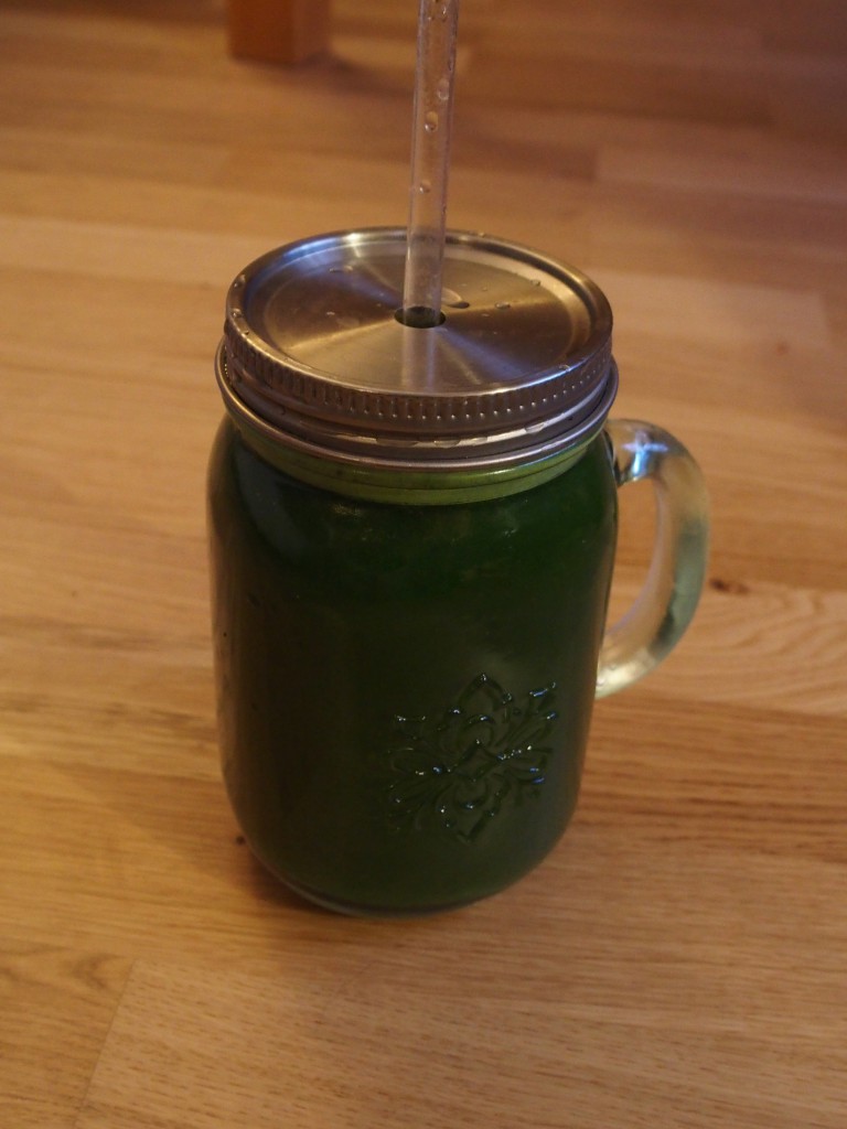 Jus Vert Aux Blettes Concombre Et Carotte Gourmicom