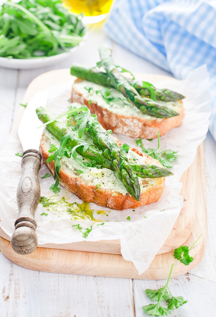 recette tartine asperge sauvage