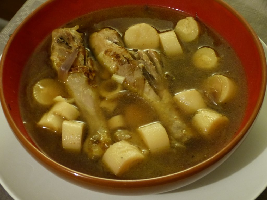 Bouillon de poulet à l'asiatique