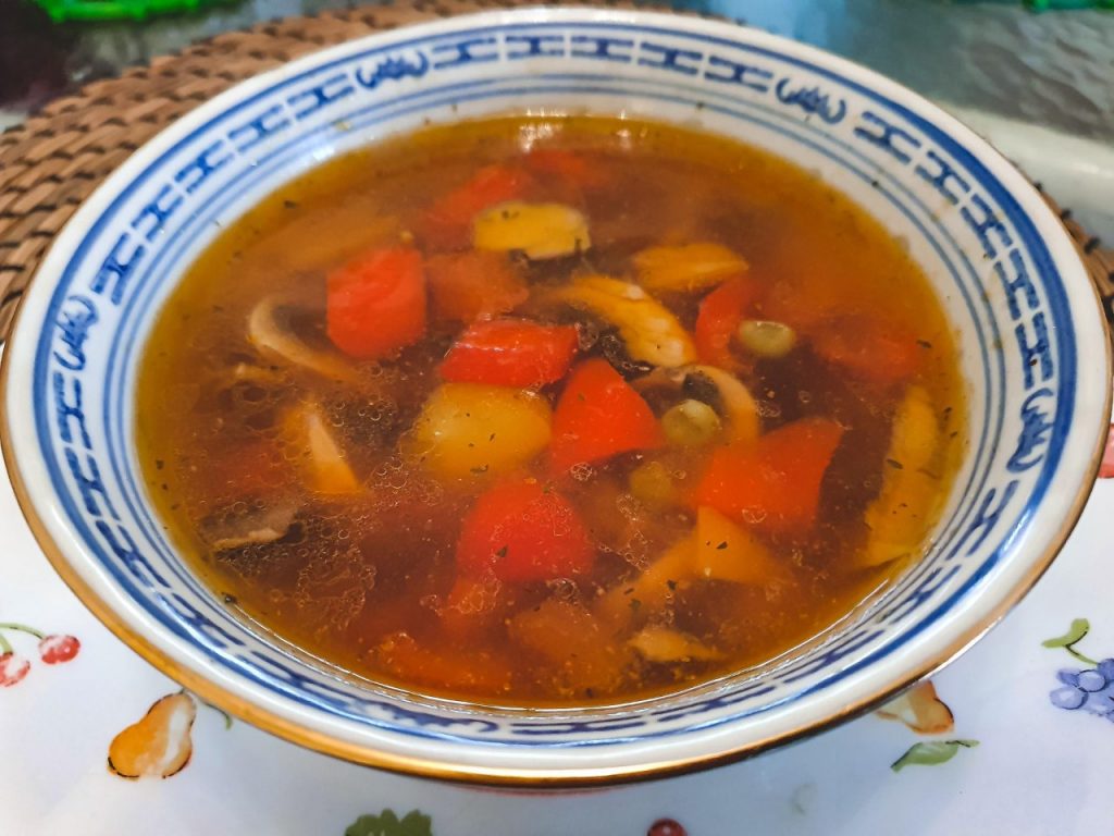 Bouillon au poulet et aux poivrons