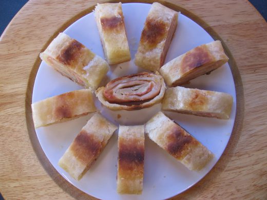 Bûche feuilletée au fromage et au jambon