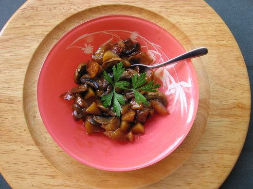 Compotée de pommes et champignons au cidre
