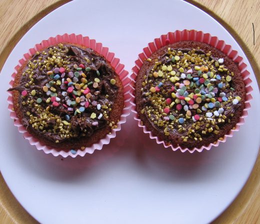 De délicieux muffins aux confettis multicolores
