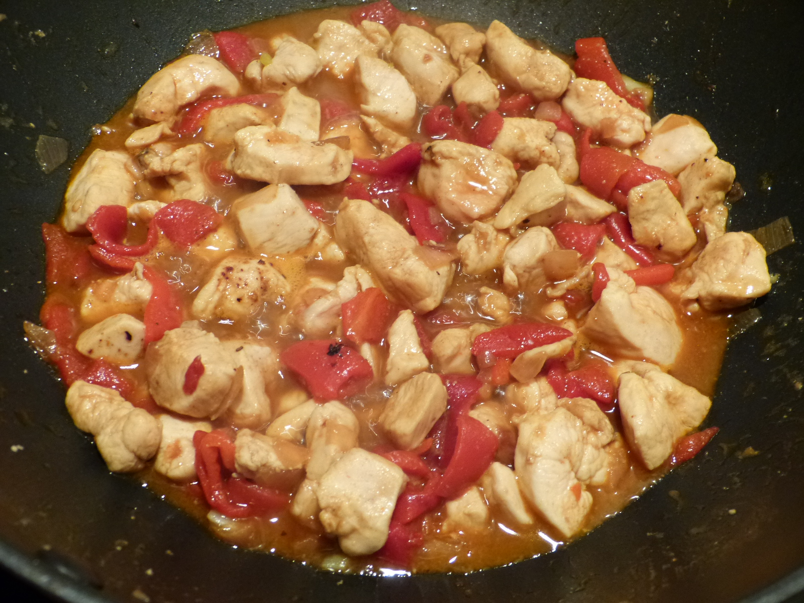Poulet épicé aux noix de cajou et nouilles de riz - Caroline GENEROSI