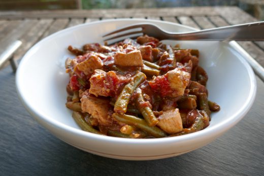 Partez au soleil avec ce tajine de poulet aux légumes